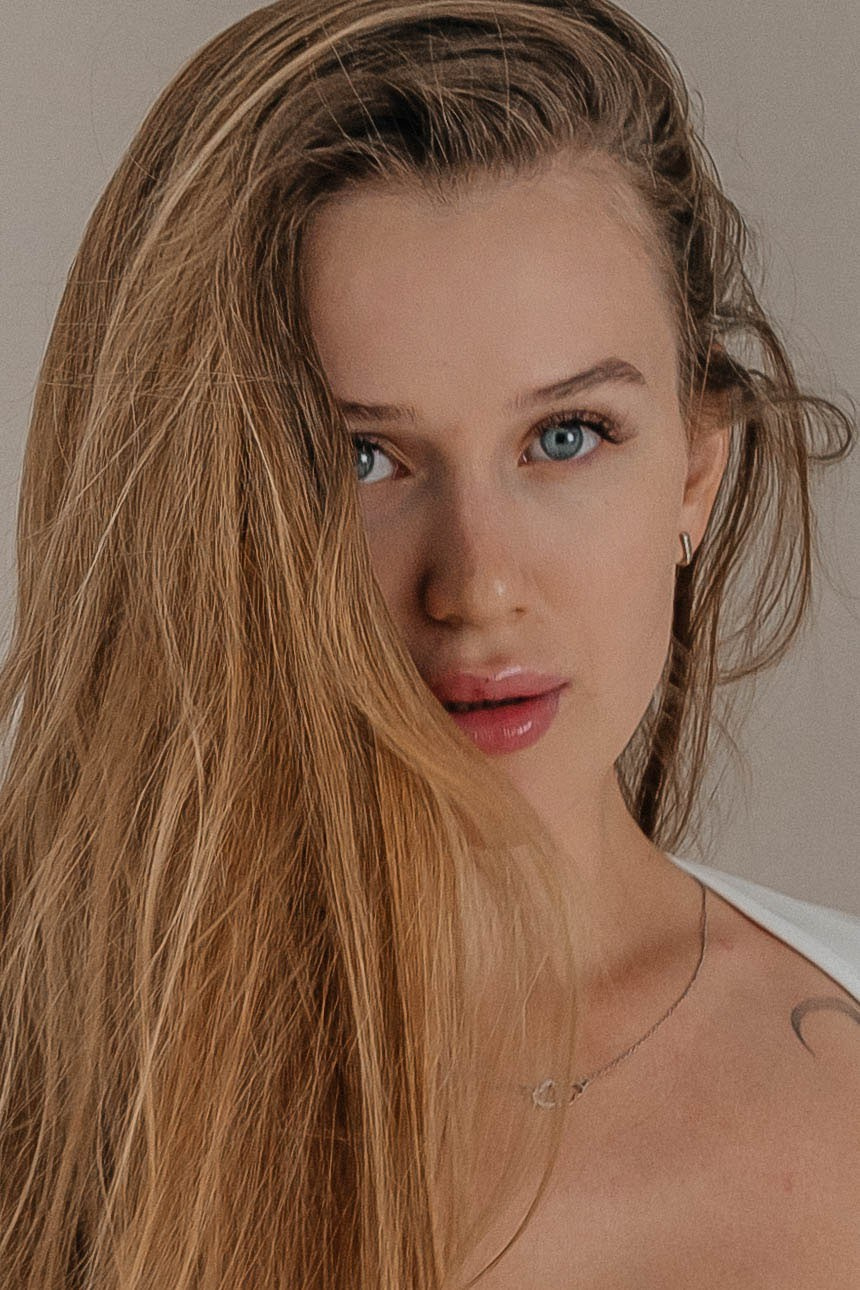 Съемки в интерьере студий. Виктория Алпеева — фотограф по любви