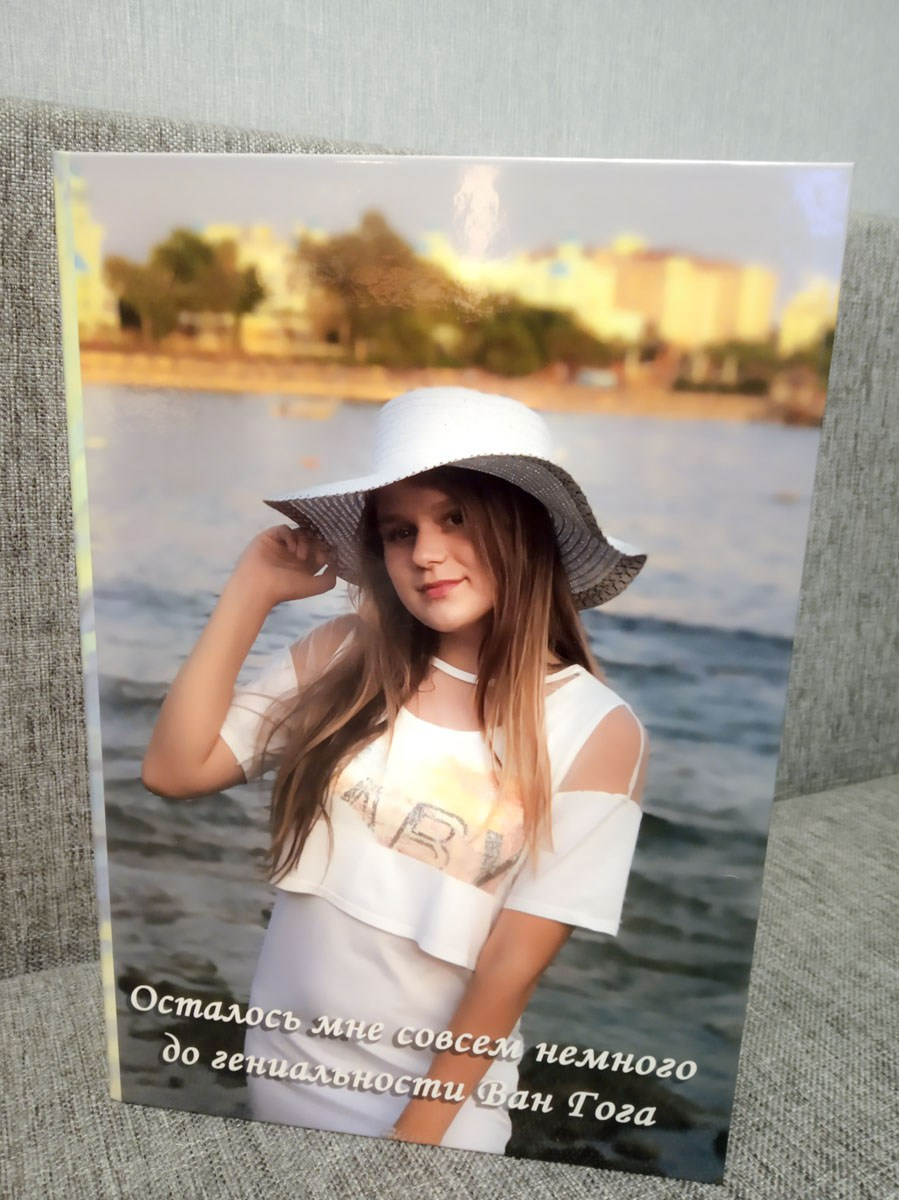 Юная художница Алёна. Fotounata.ru