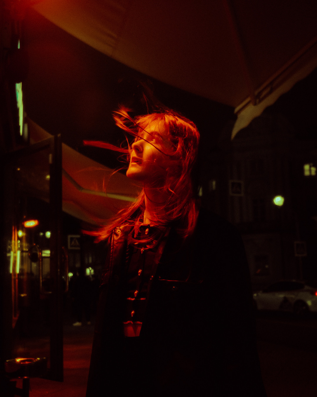 Individuali di ripresa. Fotografo a Mosca con un’atmosfera notturna di foto