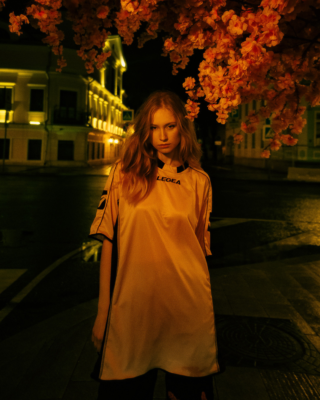 Individuali di ripresa. Fotografo a Mosca con un’atmosfera notturna di foto