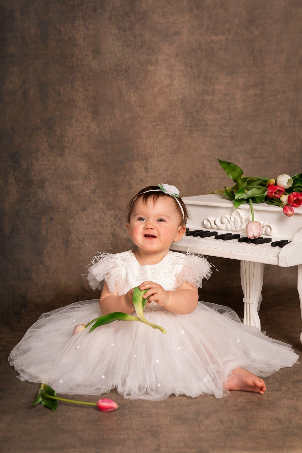 Фотозона с роялем. ФОТОГРАФ НА ГОДИК, БЕРЕМЕННОСТИ, НОВОРОЖДЕННЫХ, КРЕЩЕНИЯ МОСКВА