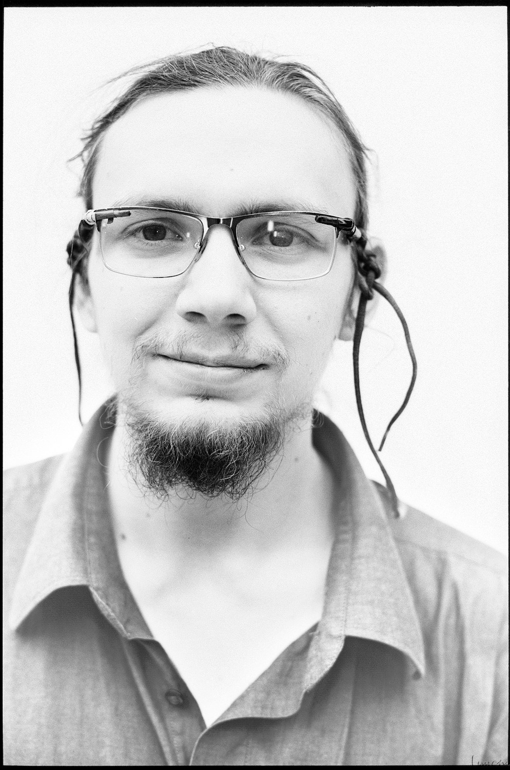 Классическая портретная выездная фотосессия (полевое исследование). Один человек один кадр. Летняя Школа. Дубна. Портретный и художественный фотограф в Москве Пётр Корень