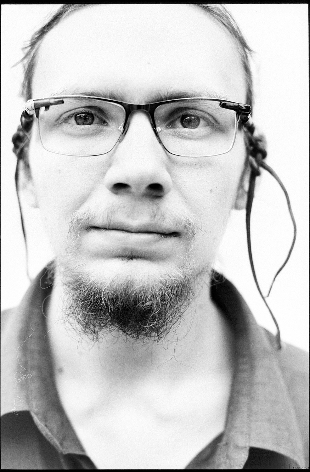 Классическая портретная выездная фотосессия (полевое исследование). Один человек один кадр. Летняя Школа. Дубна. Портретный и художественный фотограф в Москве Пётр Корень
