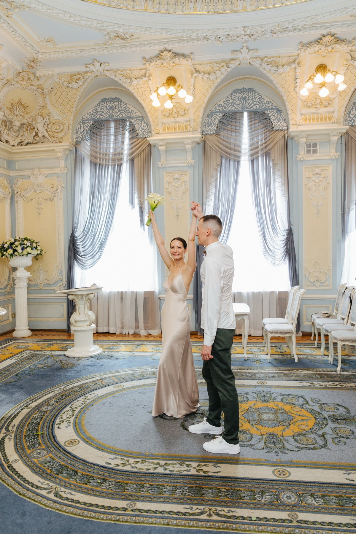 Свадебная фотопрогулка. Регистрация, прогулка, фуршет. Фотограф крещение венчание в Петербурге! Помогает подобрать храм и посоветовал душевного батюшку в СПб