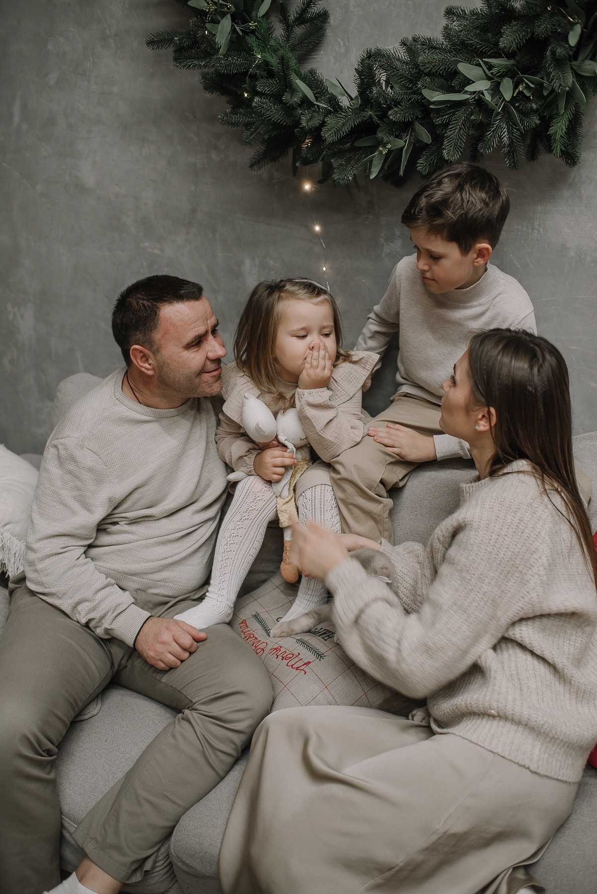 Happy Family_Юра, Наташа, Стас и Анечка. Свадебный и семейный фотограф в Минске Яна Новак