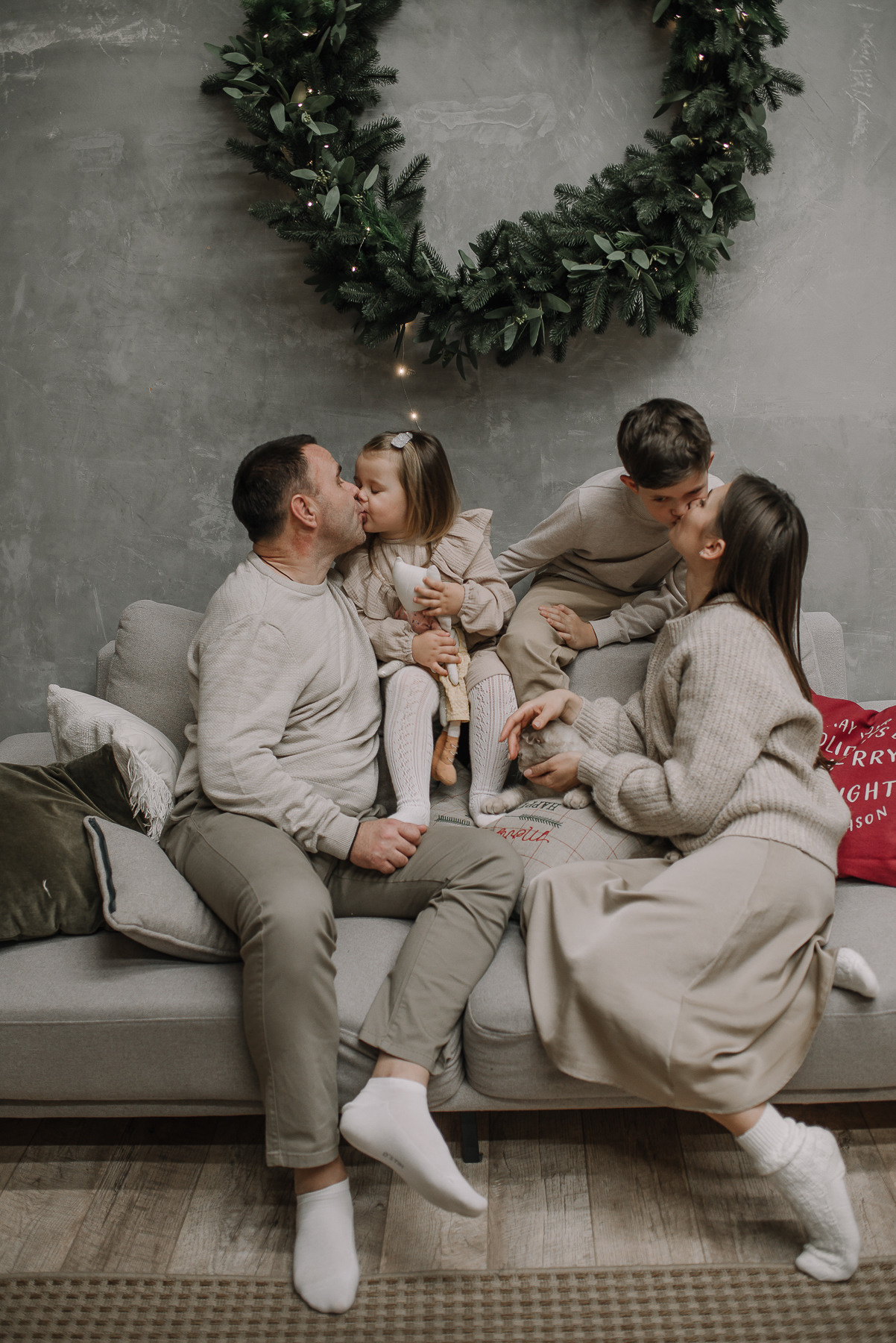 Happy Family_Юра, Наташа, Стас и Анечка. Свадебный и семейный фотограф в Минске Яна Новак