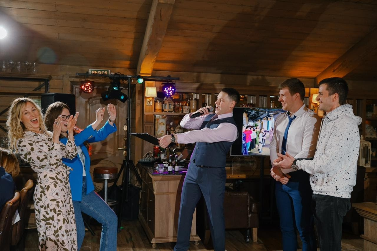 Фото. Ведущий и Вокалист Александр Узунов в Москве и Московской области