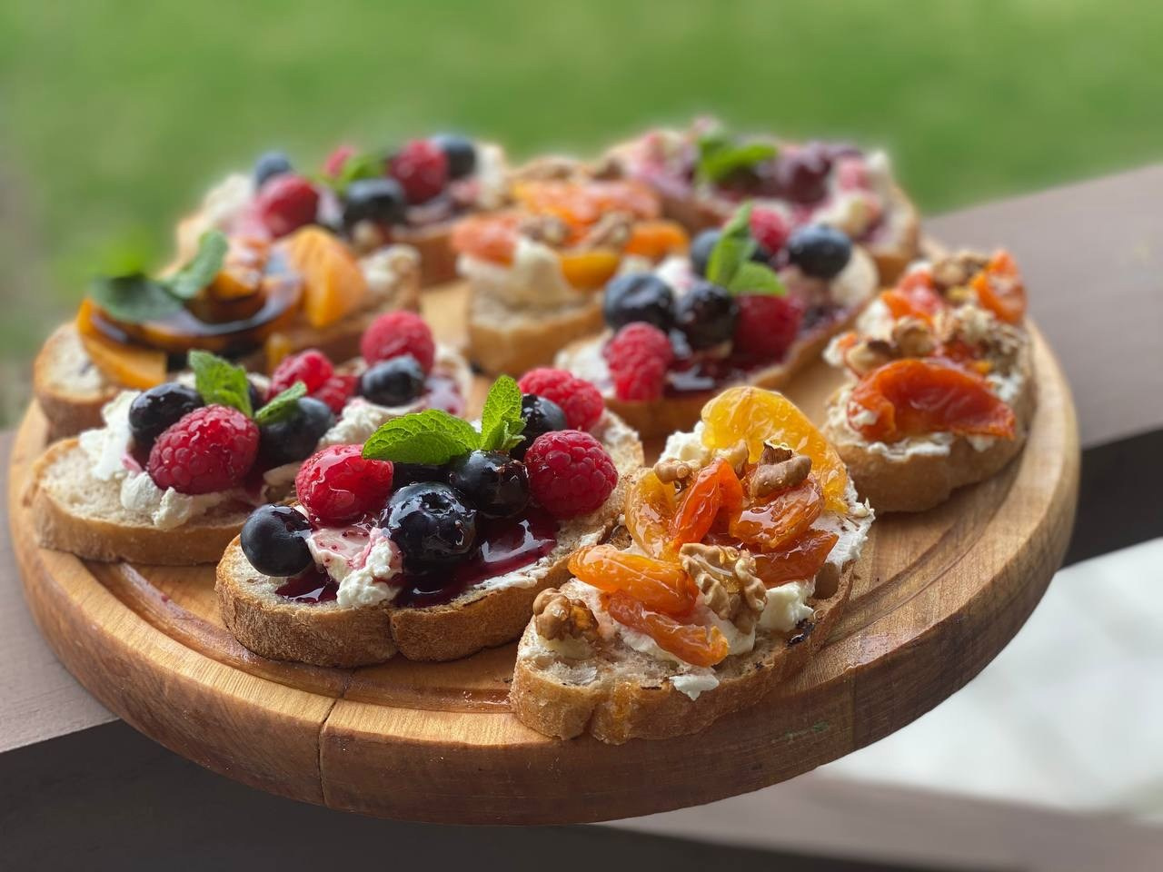 Станция сладких брускетт. Кейтеринг Royal Catering | По Москве и Московской области организуем р