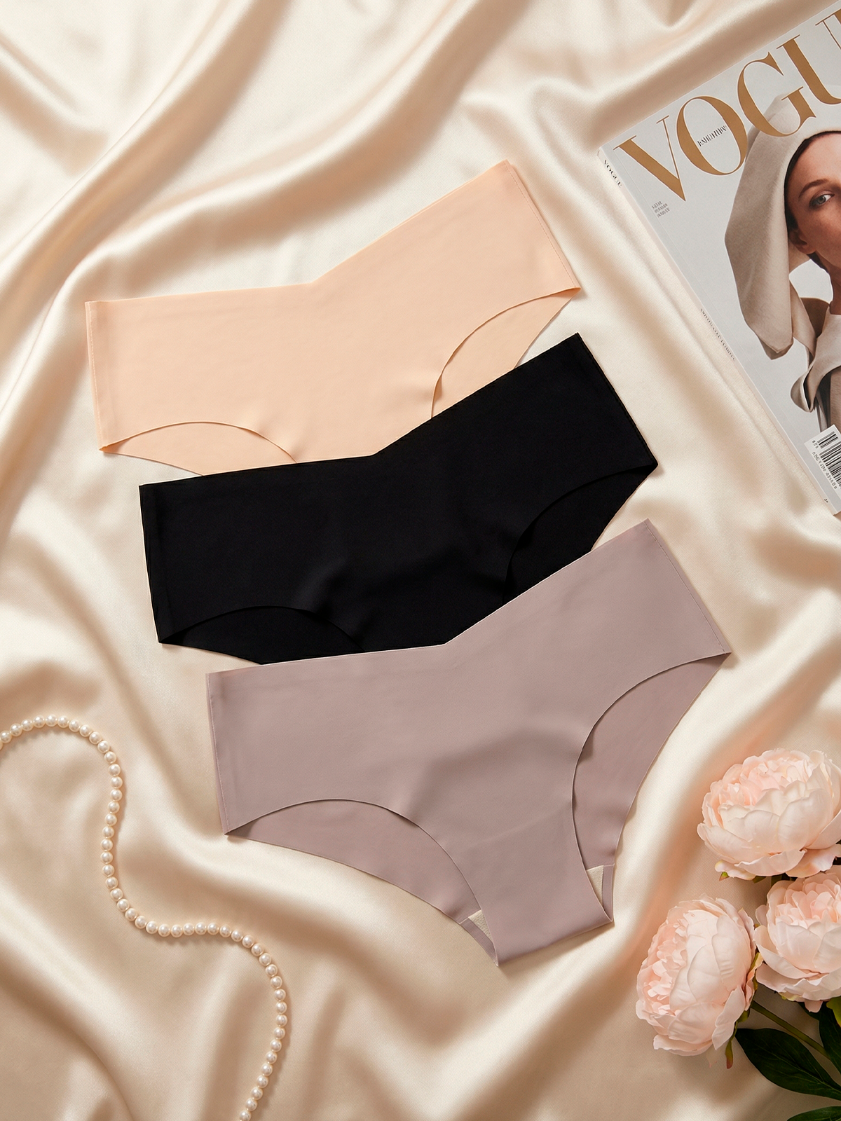 Предметные фото нижнее белье. Нейрофотосессии и AI‑видео для брендов | AI фотограф