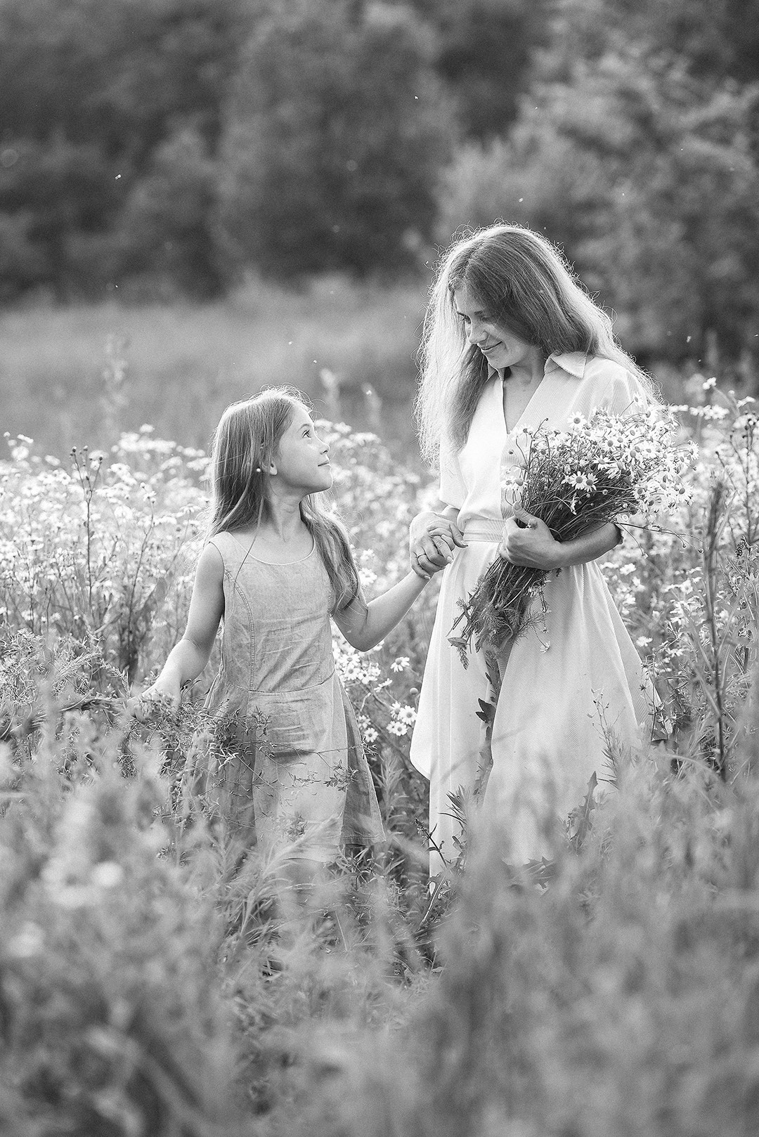 Оксана и Лукерья ЧБ. Римма Гусакова. Выпускные фотокниги. Детские и семейные фотосессии