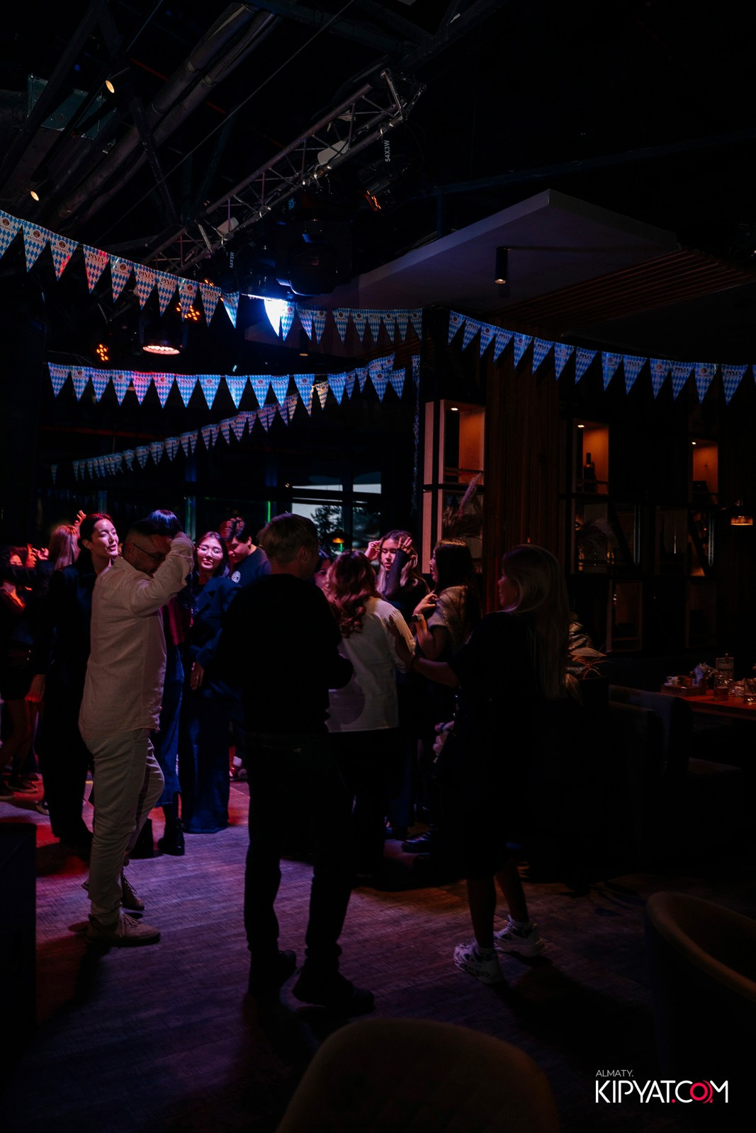 OKTOBERFEST — ПИНТА НУРЛЫ-ТАУ. КИПЯТКОМ АЛМАТЫ!