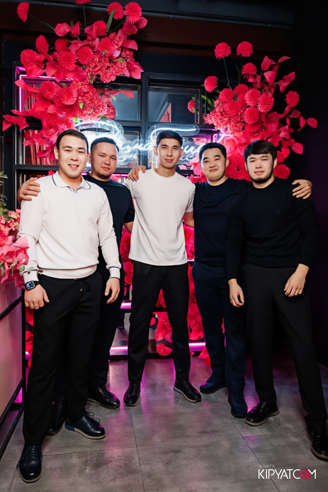 ЗАЯ, НА БИС. КИПЯТКОМ АЛМАТЫ!