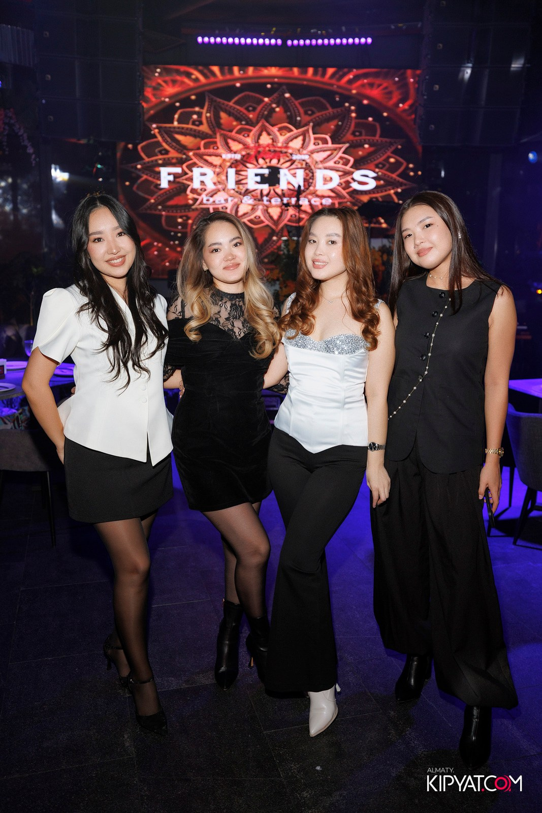 FRIENDS BAR & TERRACE. КИПЯТКОМ АЛМАТЫ! Фотосъемка мероприятий в Алматы