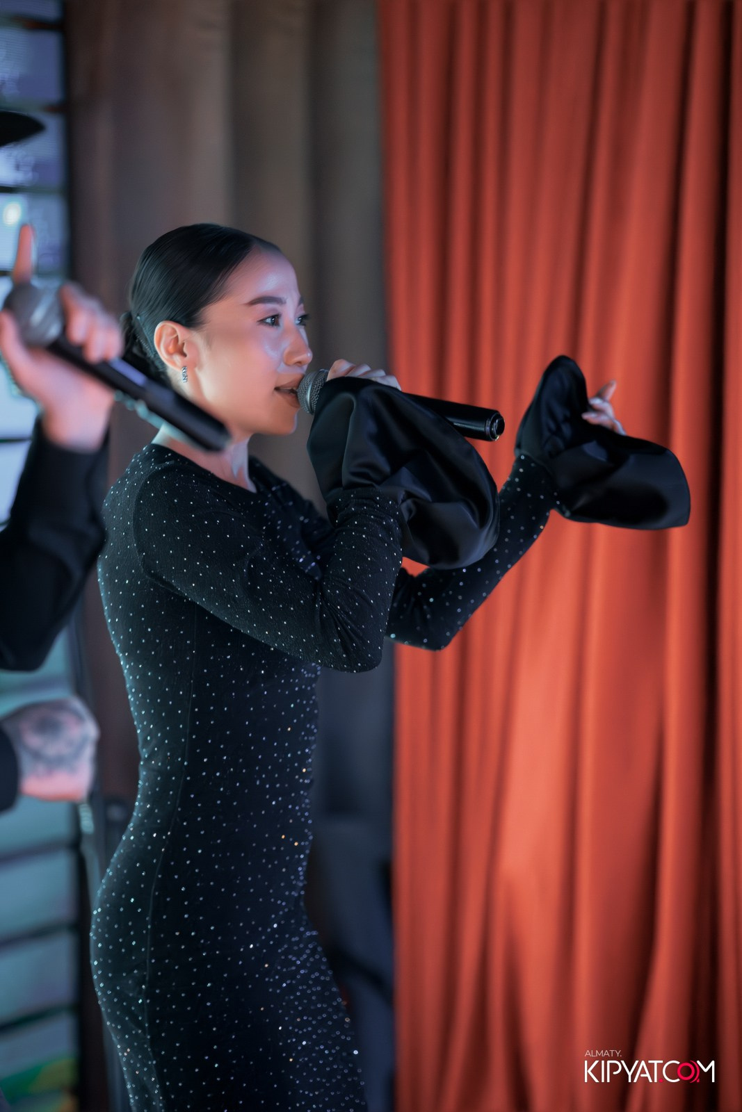 LAUREATE GRAND CAFÉ. КИПЯТКОМ АЛМАТЫ!