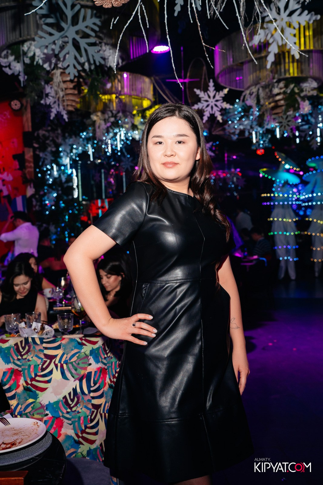 FRIENDS BAR & TERRACE. КИПЯТКОМ АЛМАТЫ!