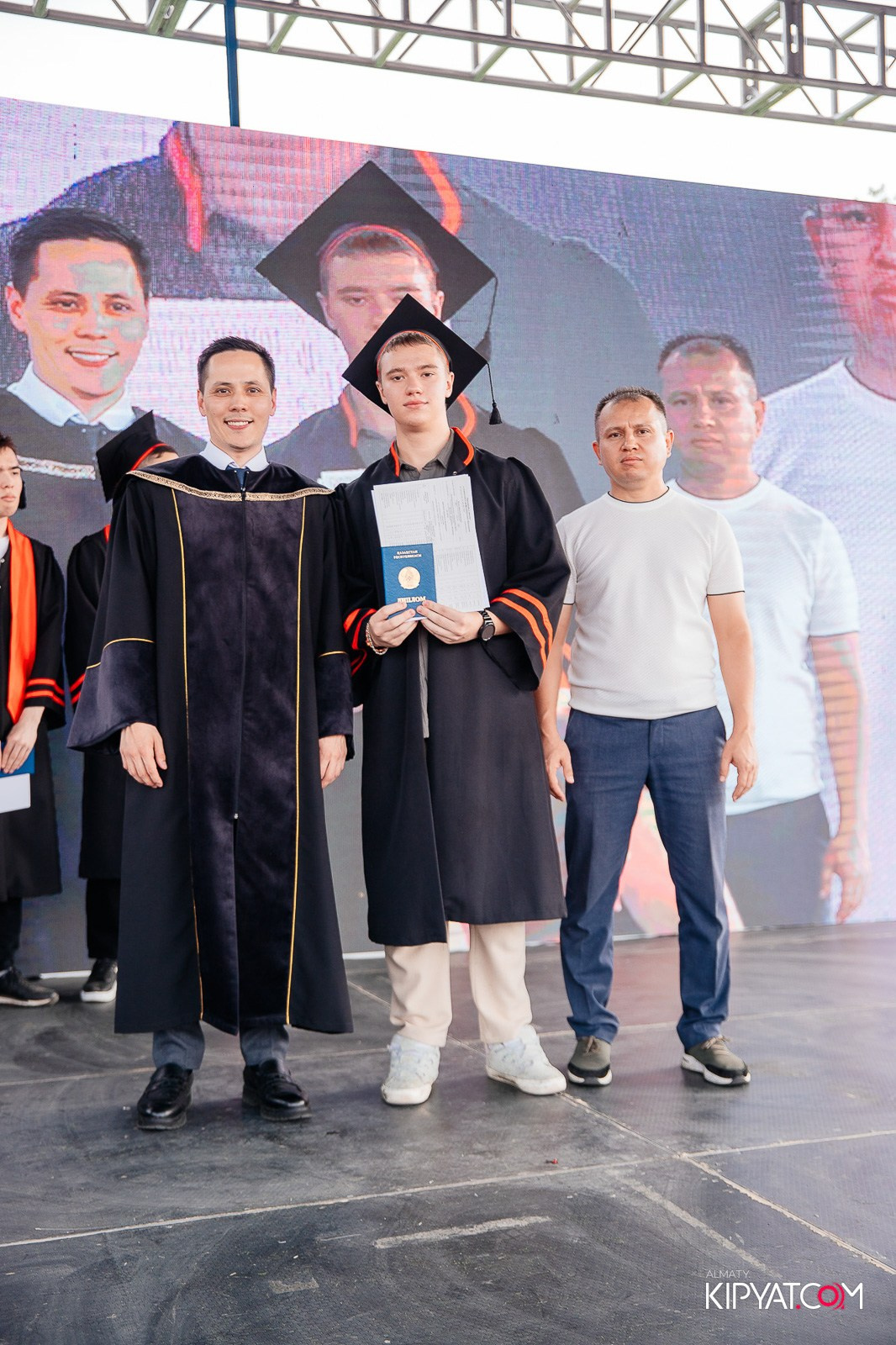 ВРУЧЕНИЕ ДИПЛОМОВ — НАРХОЗ КОЛЛЕДЖ. Part 3. КИПЯТКОМ АЛМАТЫ!