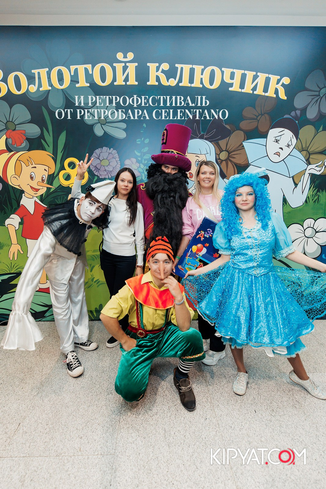 ЗОЛОТОЙ КЛЮЧИК И РЕТРОФЕСТИВАЛЬ ОТ РЕСТОБАРА CELENTANO. КИПЯТКОМ АЛМАТЫ!