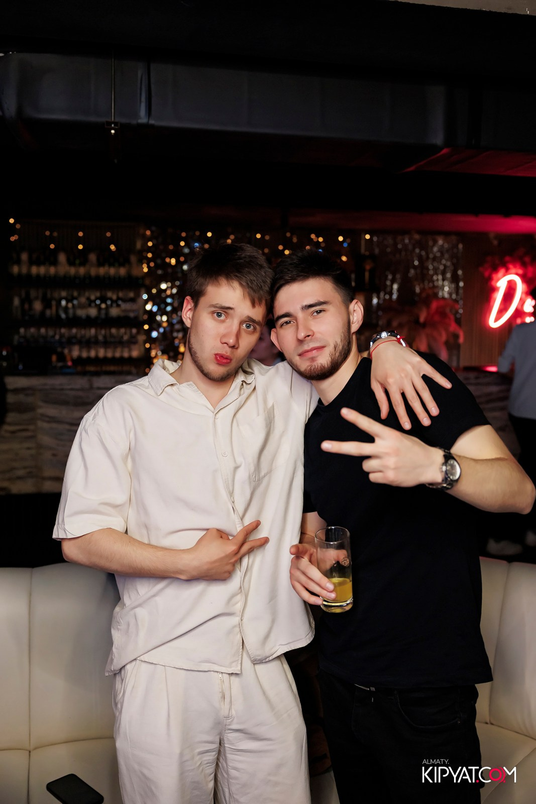 МУЗЫКАЛЬНОЕ ЛОТО В HIT RETRO. КИПЯТКОМ АЛМАТЫ! Фотосъемка мероприятий в Алматы