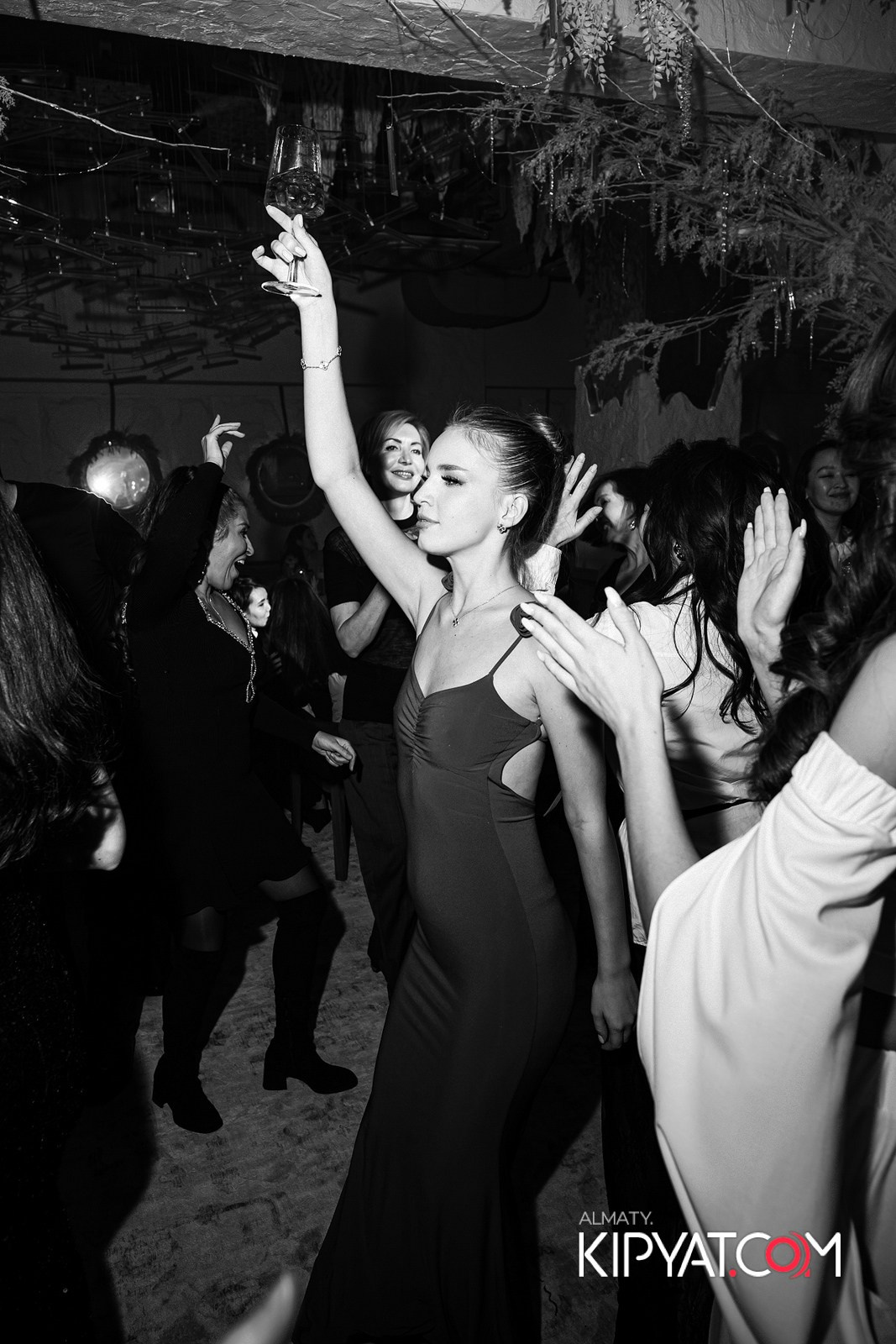 EDEN BAR & RESTAURANT. КИПЯТКОМ АЛМАТЫ!