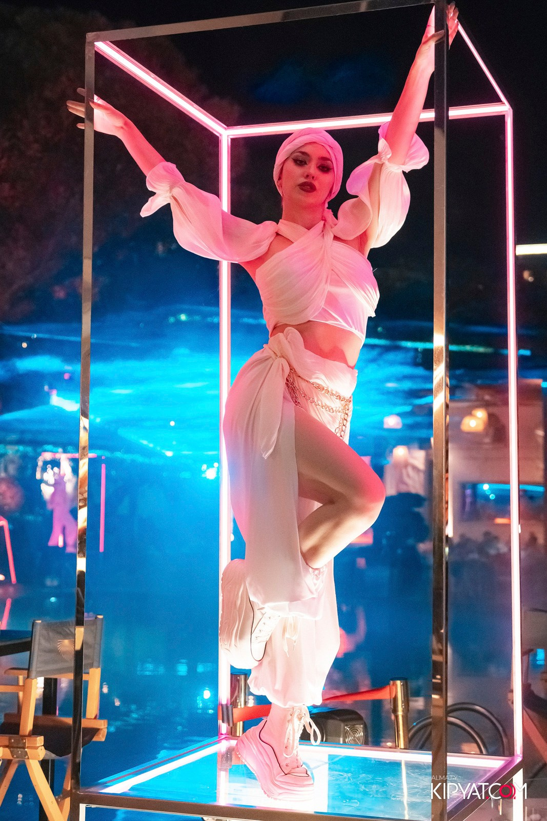 EDEN POOL & BAR. КИПЯТКОМ АЛМАТЫ!