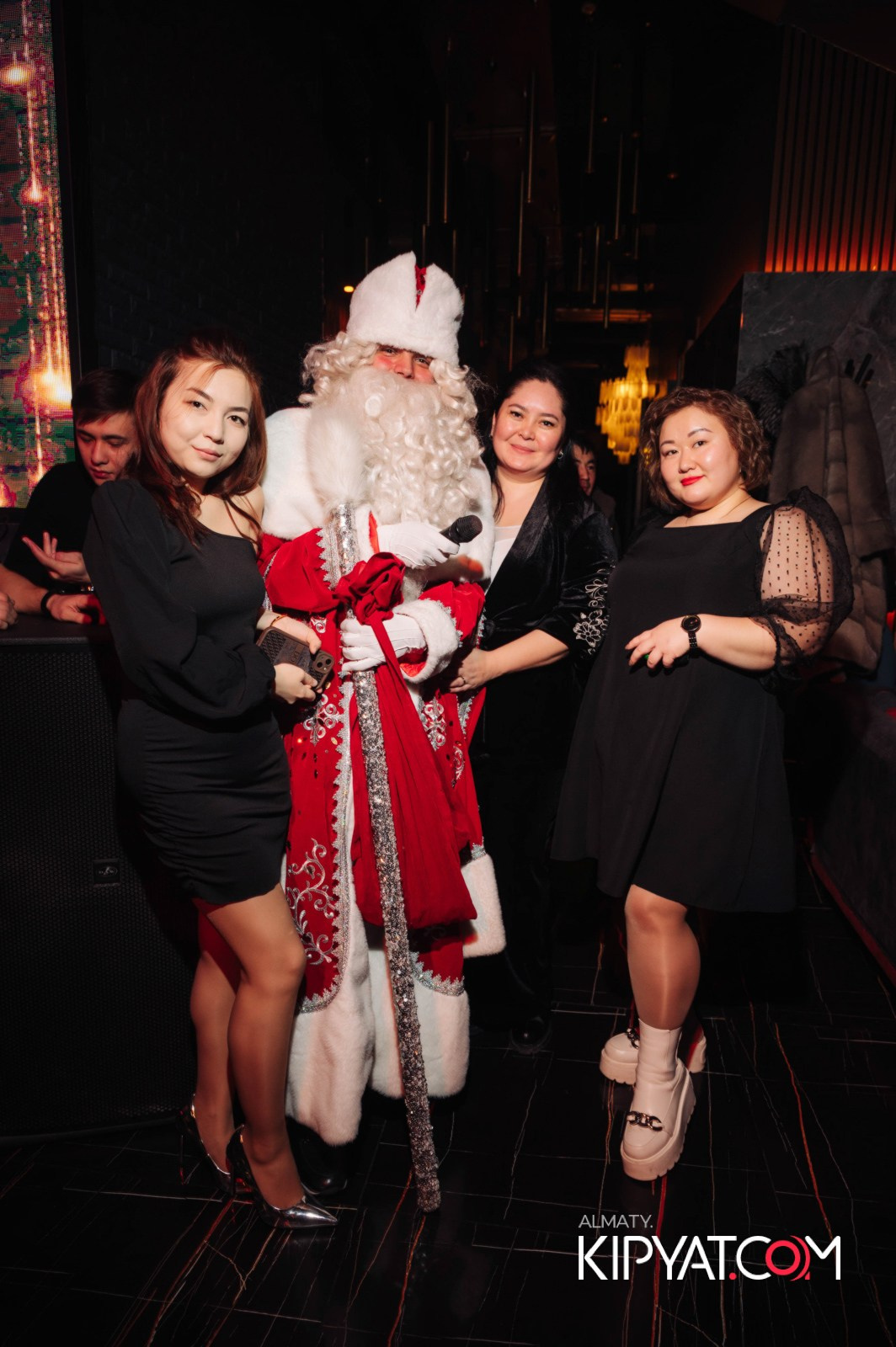 ПАНАЕХАЛИ БАР НА ТОЛЕ БИ. КИПЯТКОМ АЛМАТЫ!