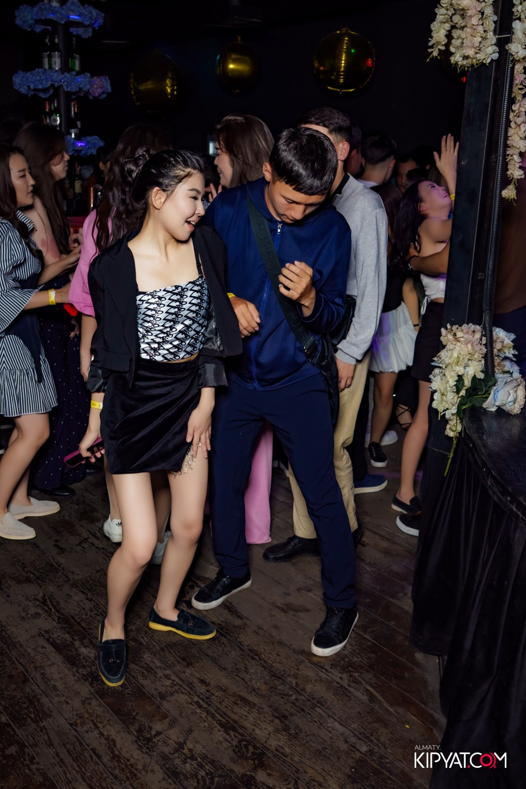 UYAT EMES BAR. КИПЯТКОМ АЛМАТЫ!