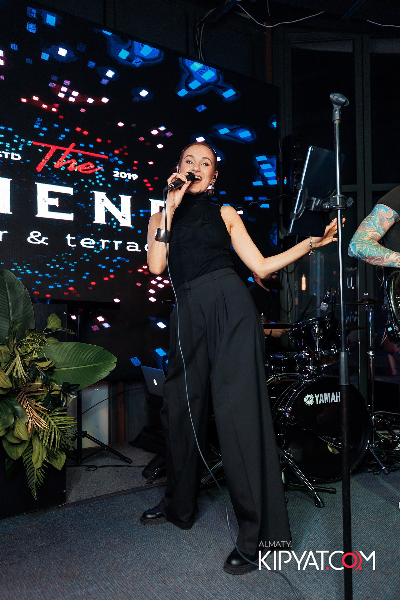 FRIENDS TERRACE & BAR. КИПЯТКОМ АЛМАТЫ! Фотосъемка мероприятий в Алматы