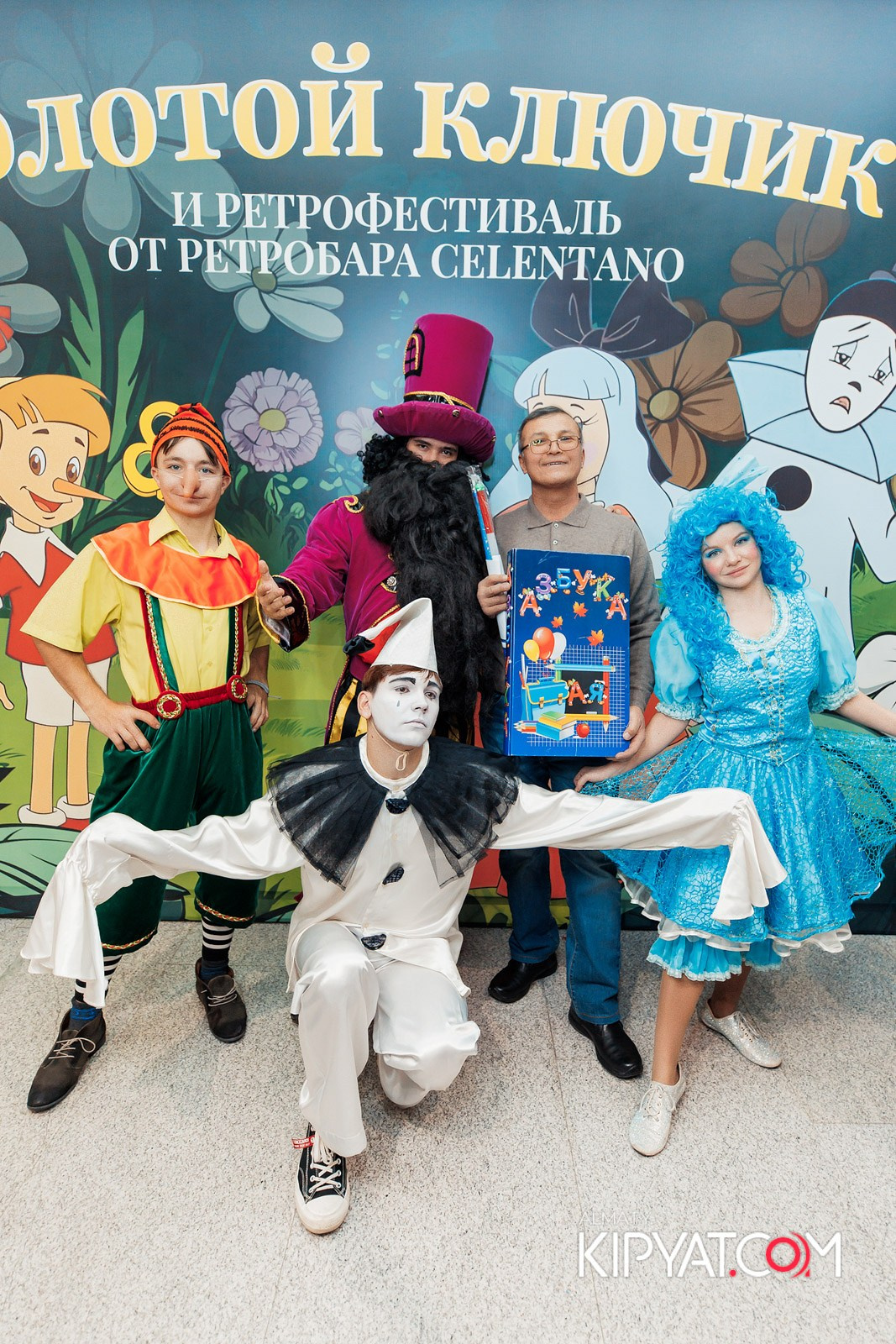 ЗОЛОТОЙ КЛЮЧИК И РЕТРОФЕСТИВАЛЬ ОТ РЕСТОБАРА CELENTANO. КИПЯТКОМ АЛМАТЫ!