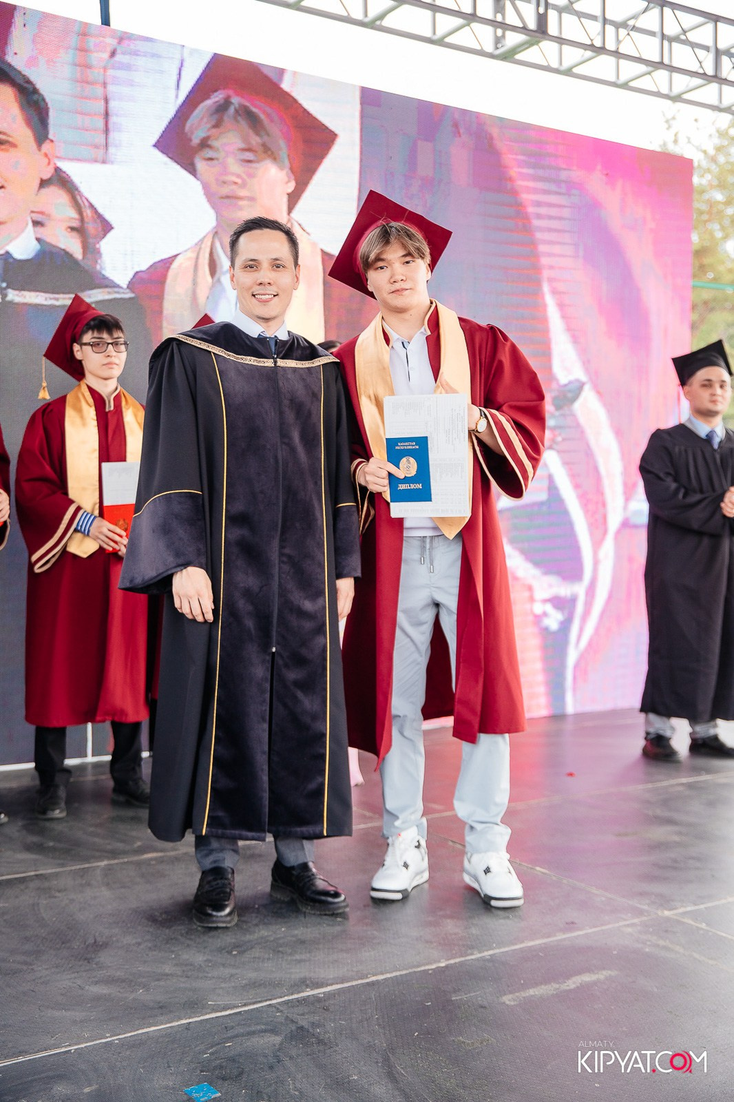 ВРУЧЕНИЕ ДИПЛОМОВ — НАРХОЗ КОЛЛЕДЖ. Part 3. КИПЯТКОМ АЛМАТЫ!