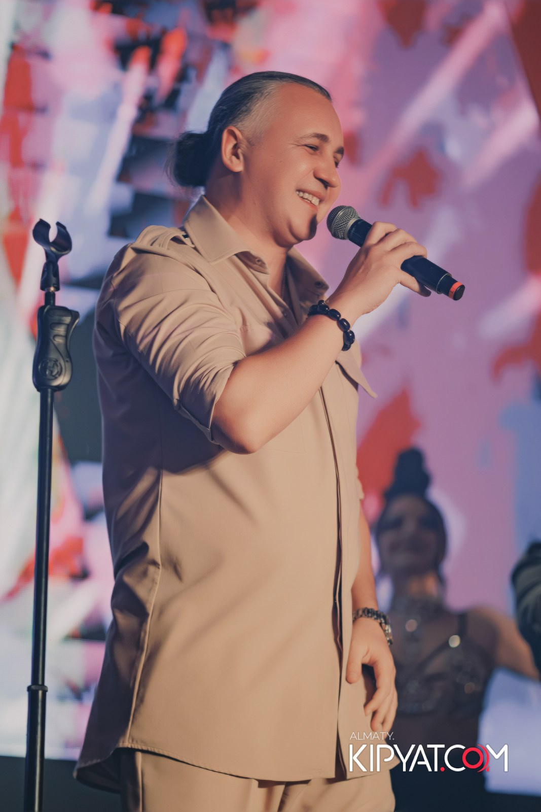 SANTA BARBARA — ПИТ ДЖЕЙСОН (ГР. ПРЕМЬЕР-МИНИСТР) И ИЛЬЯ ЗУДИН (ГР. ДИНАМИТ) НА ПРЕДНОВОГОДНЕЙ ВЕЧЕРИНКЕ. КИПЯТКОМ АЛМАТЫ!