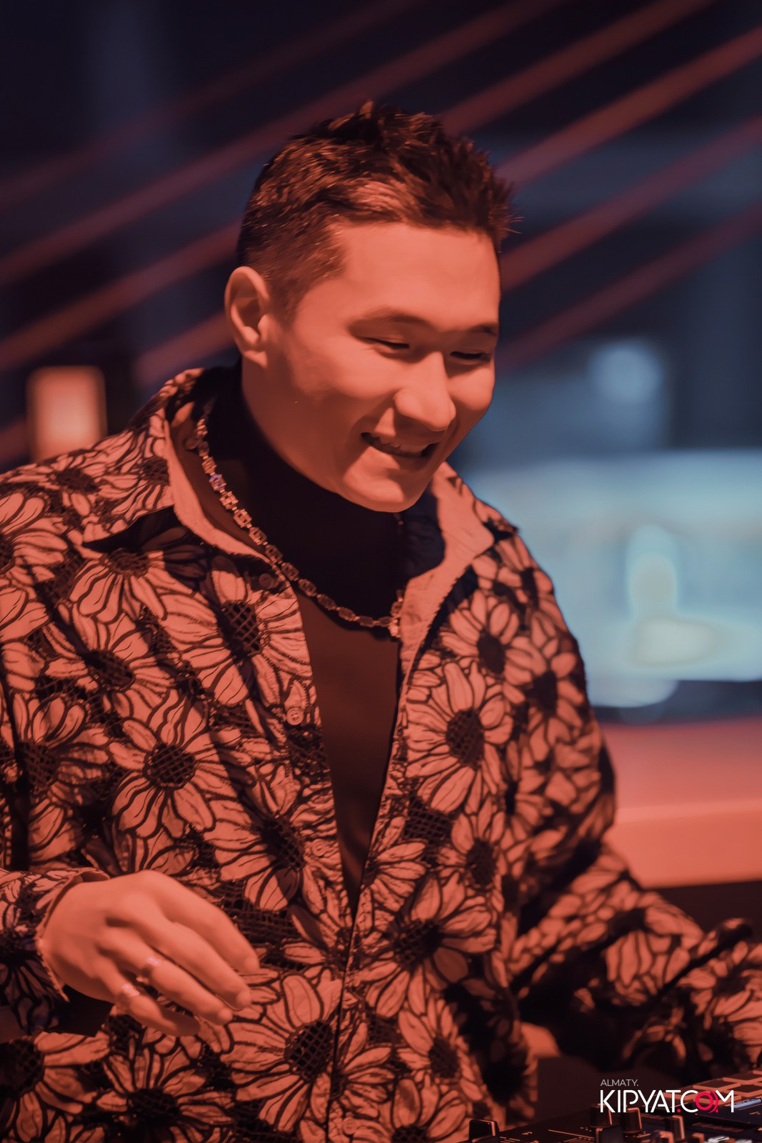 SANTA RAVE В НОЧНОМ КЛУБЕ SANTA BARBARA. КИПЯТКОМ АЛМАТЫ!