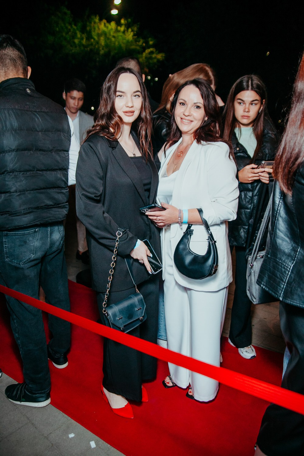 Презентация «Iphone 15». Свадебный и детский фотограф в Волгограде Слава Белов