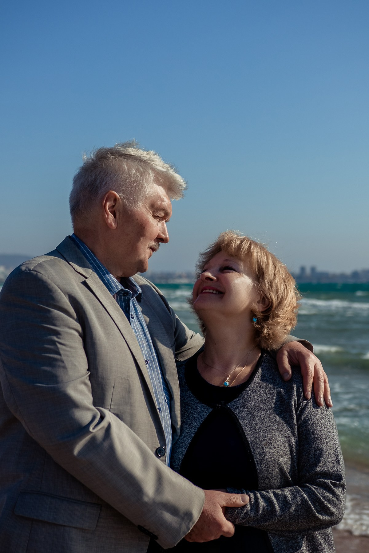 Сергей и Ирина — в объятиях волн. Семейный фотограф Новороссийск, Анапа, Геленджик — Юлия Давыдова
