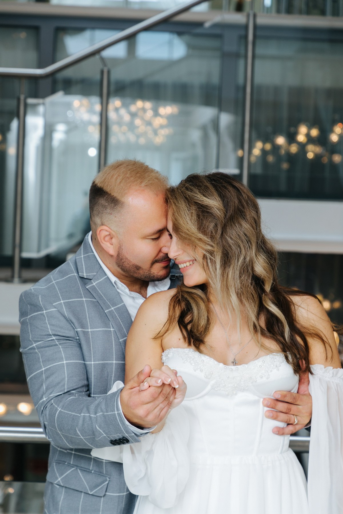 Свадебная регистрация и микропрогулка в Петергофе. Фотограф крещение венчание в Петербурге! Помогает подобрать храм и посоветовал душевного батюшку в СПб