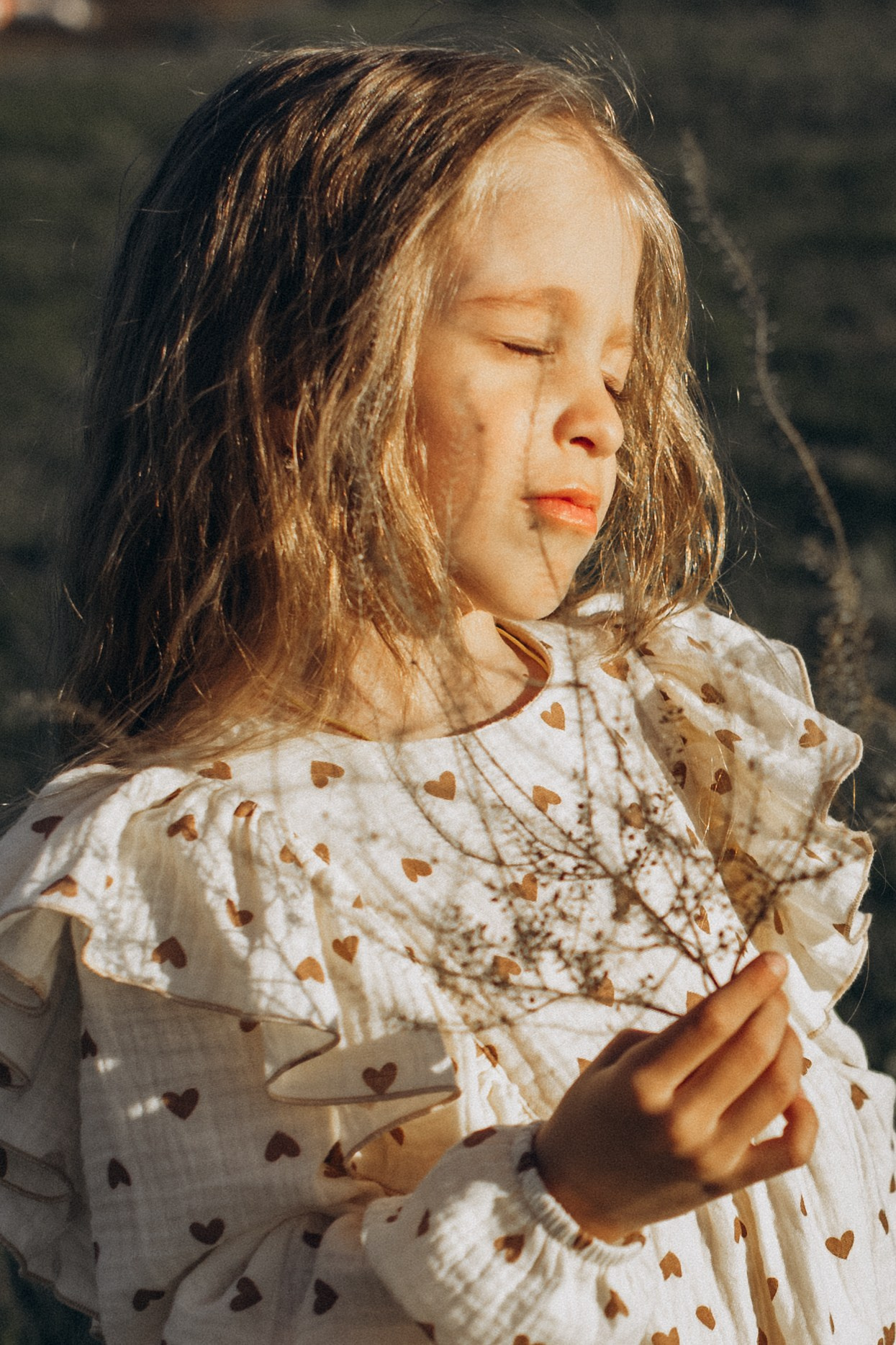 Саша, Миша, Вера и Вика летняя прогулочная съёмка. Семейный фотограф lifestyle в Новосибирске Елена Шпилевая