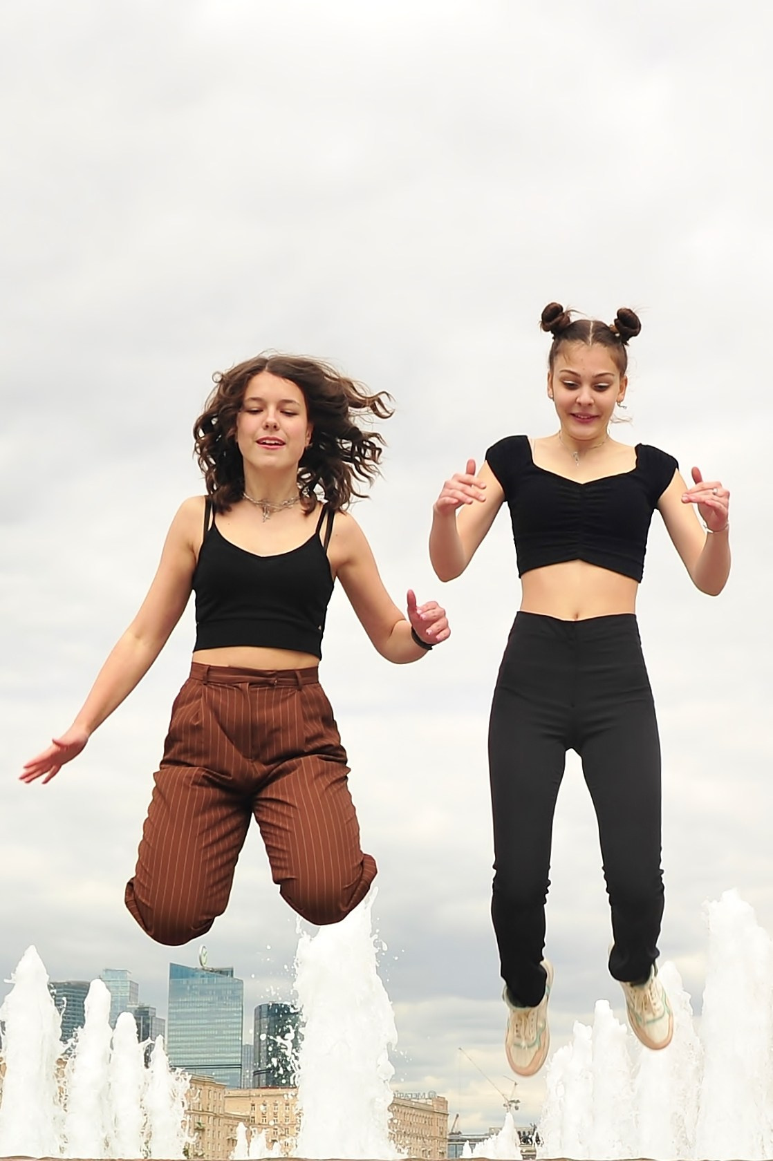 Последний Звонок на Поклонной Горе (уличная фотосессия 9-классников). Свадебный и семейный фотограф в Москве Ирина Гончарова