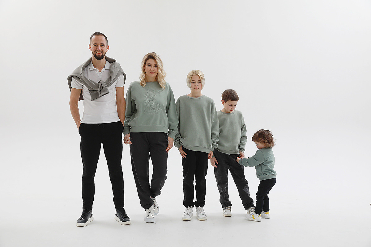 Семейная съемка в студии. Фотограф Тимофеева Юлия