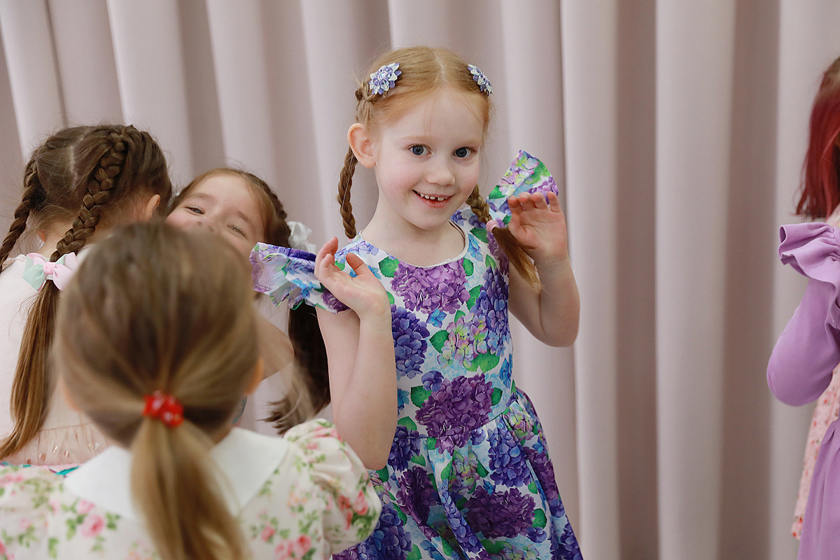 детский сад выпускной альбом дети садик девочки мальчики в саду портреты живые фотографии