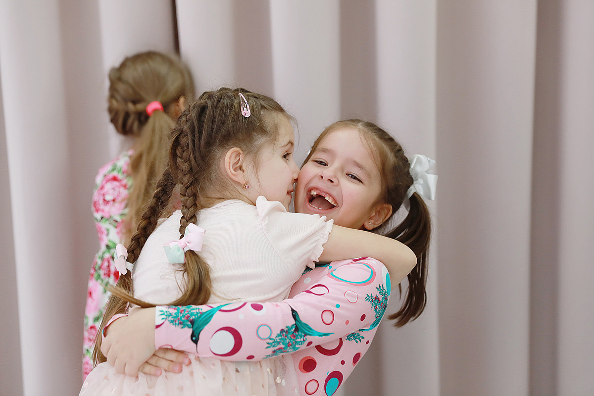 детский сад выпускной альбом дети садик девочки мальчики в саду портреты живые фотографии