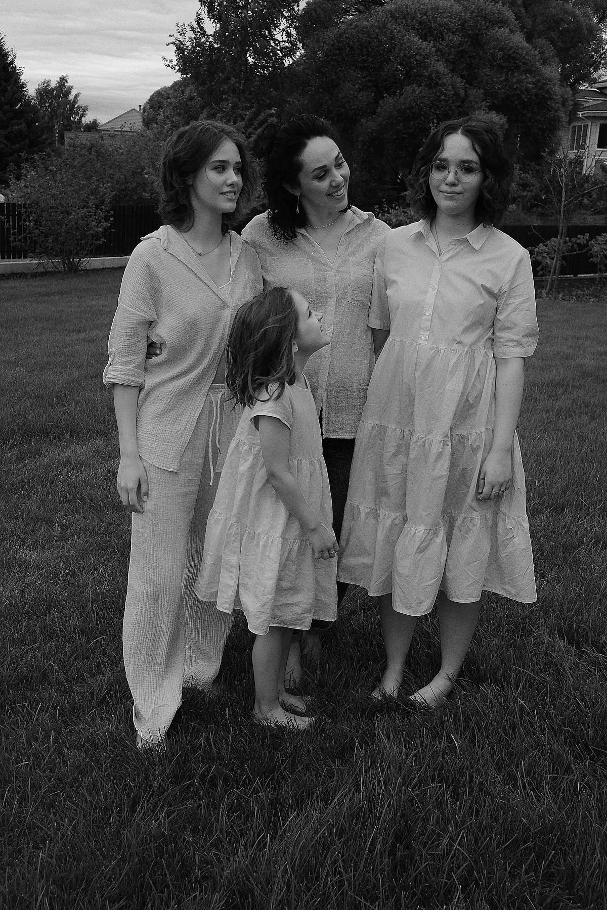 Дети любовь семья семейная фотосессия дом съемка фотосъемка мама дочка папа дочери