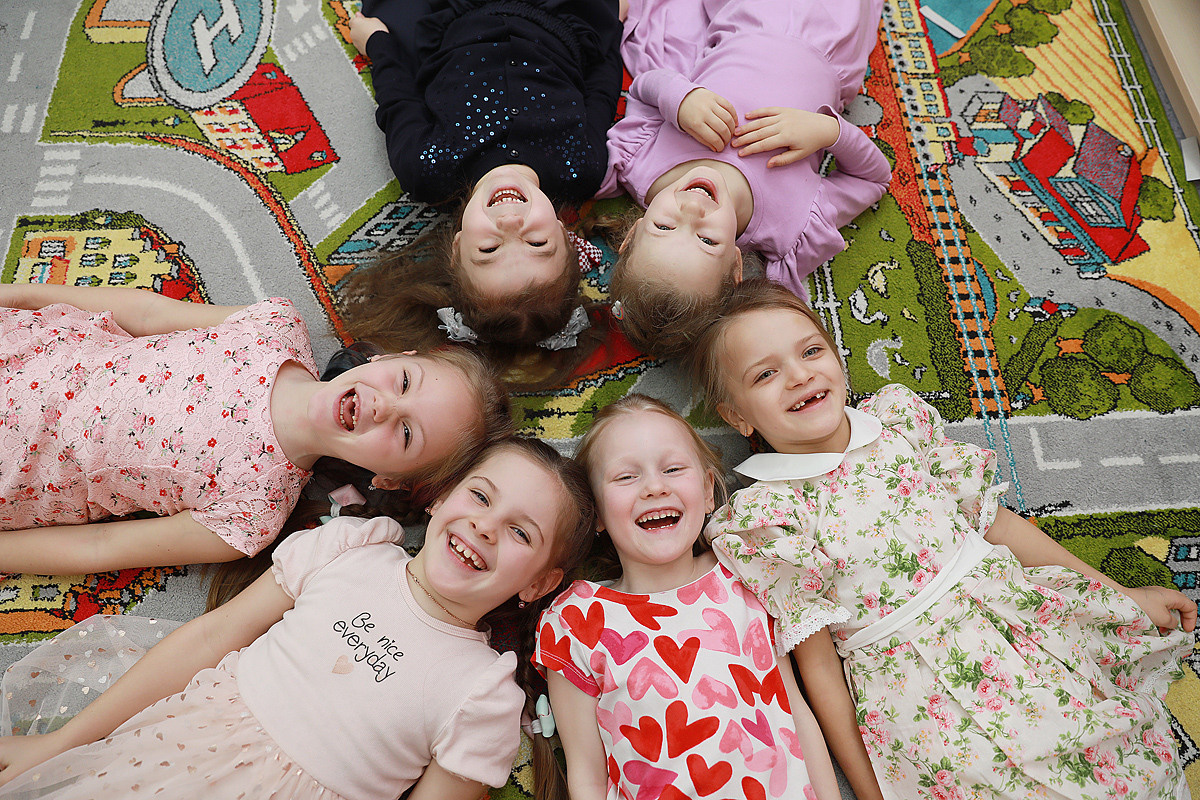 детский сад выпускной альбом дети садик девочки мальчики в саду портреты живые фотографии