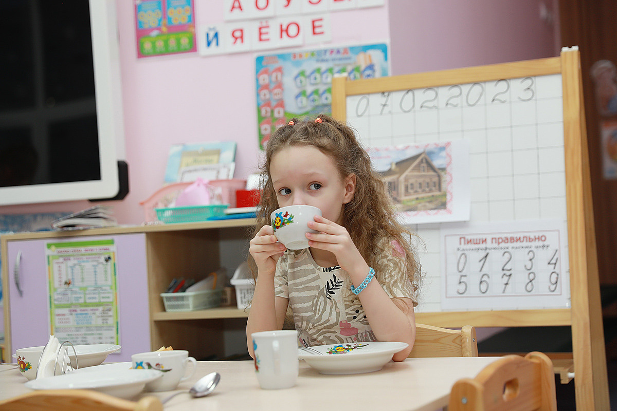 детский сад выпускной альбом дети садик девочки мальчики в саду портреты