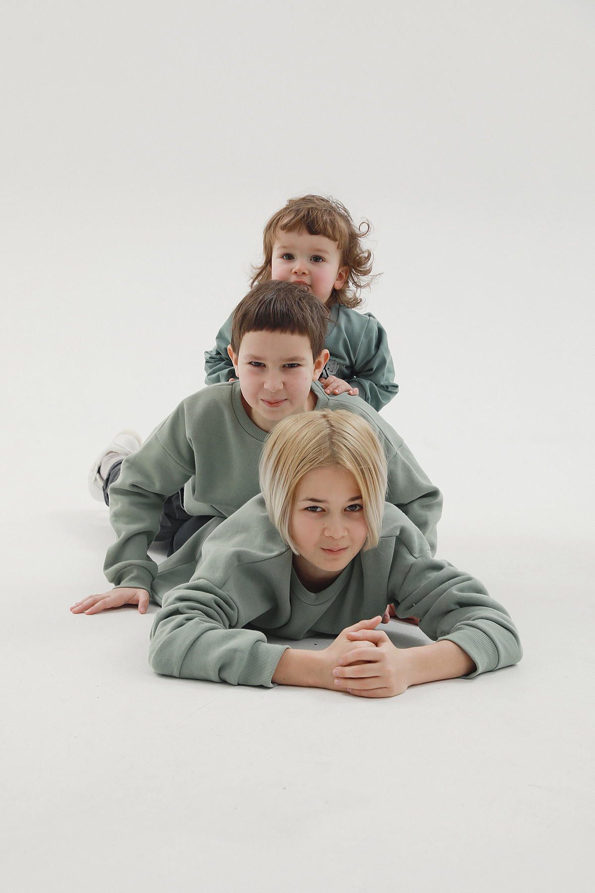 Семейная съемка в студии. Фотограф Тимофеева Юлия