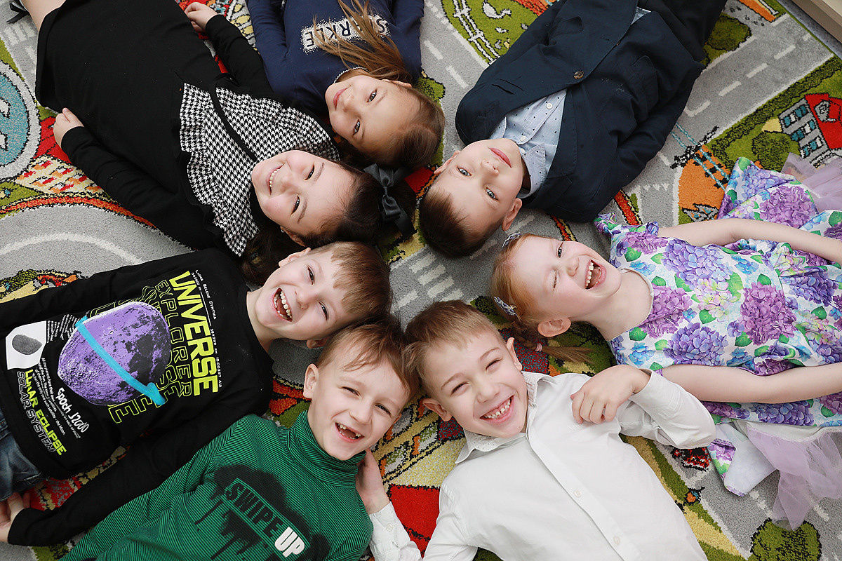 детский сад выпускной альбом дети садик девочки мальчики в саду портреты живые фотографии