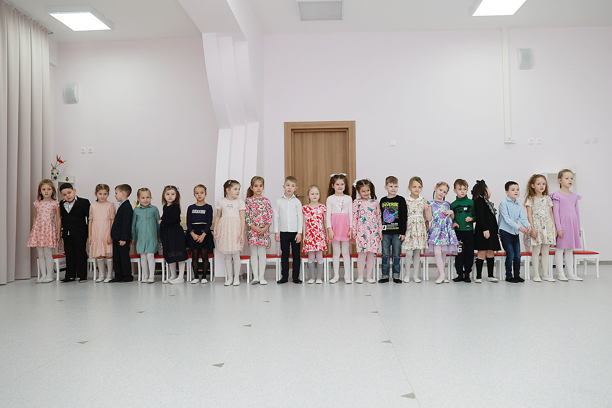 детский сад выпускной альбом дети садик девочки мальчики в саду портреты живые фотографии