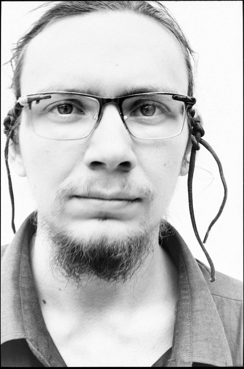 Классическая портретная выездная фотосессия (полевое исследование). Один человек один кадр. Летняя Школа. Дубна. Портретный и художественный фотограф в Москве Пётр Корень