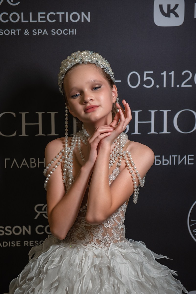 SochiFashionWeek2024 дизайнер Анохина Светлана. Семейный и коммерческий фотограф в Сочи Александр Бодунов