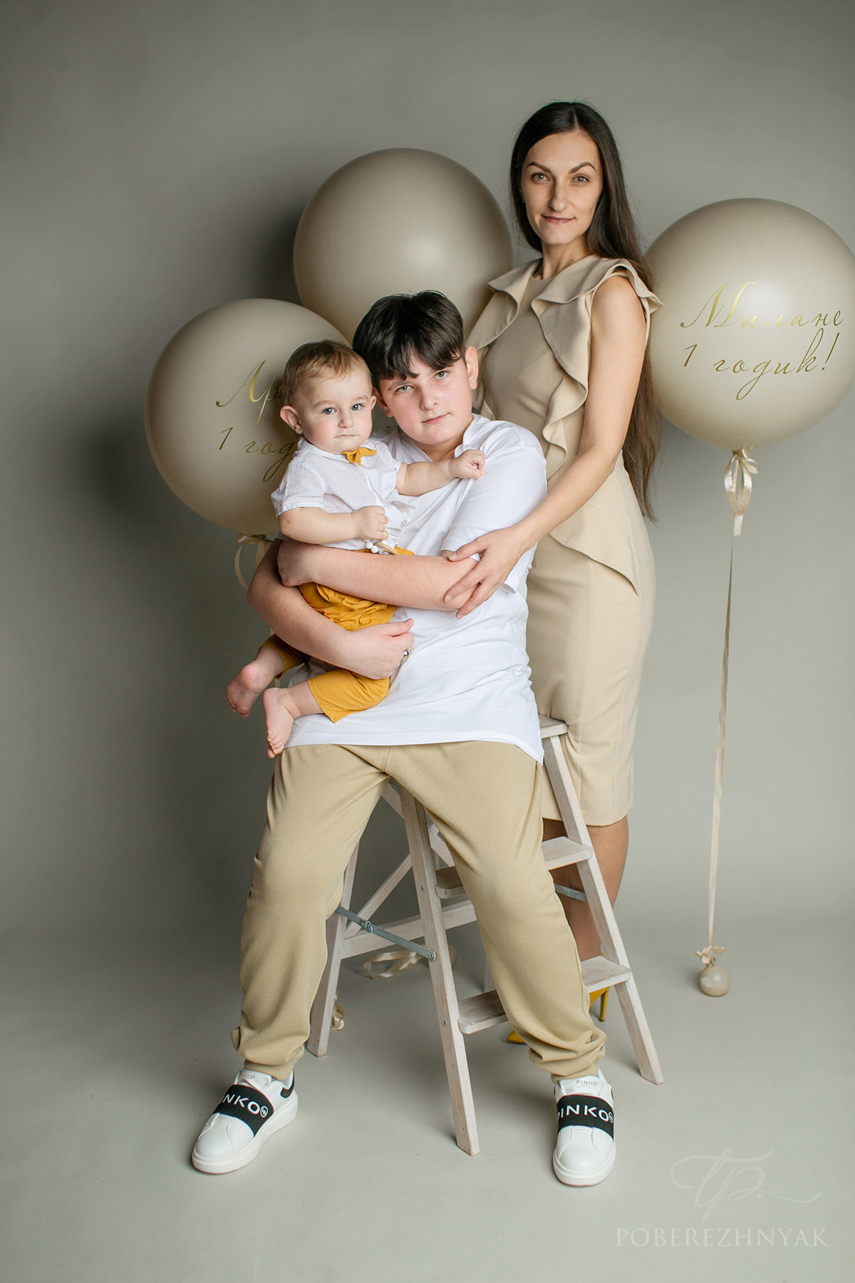 Годик Артуру и Милане. Фотограф новорожденных во Владивостоке Татьяна Побережняк