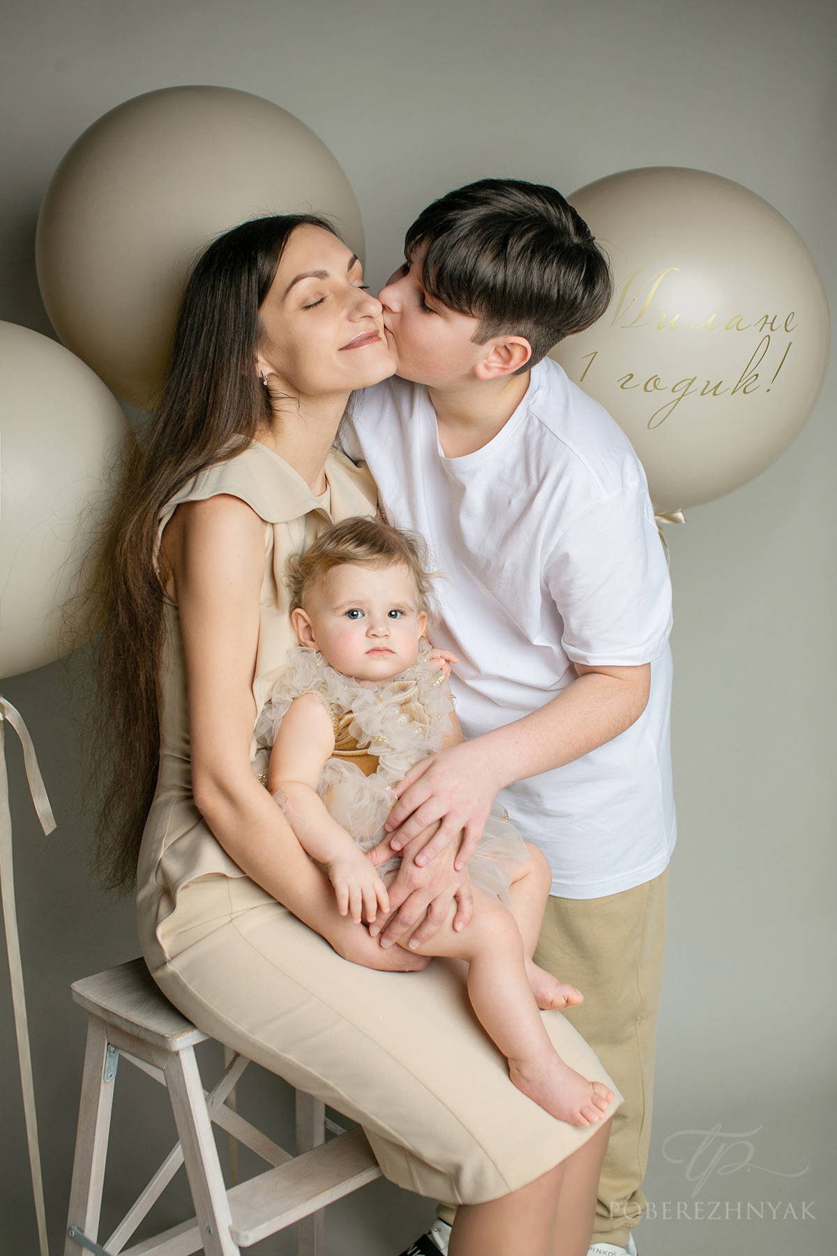 Годик Артуру и Милане. Фотограф новорожденных во Владивостоке Татьяна Побережняк