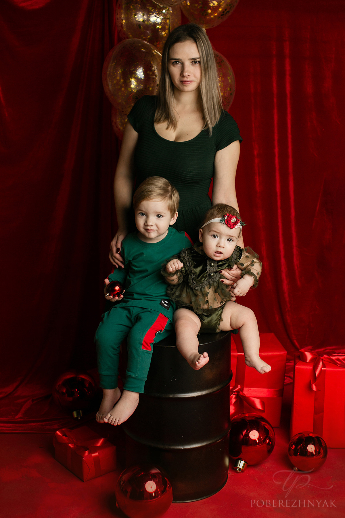 Новогодние Аглая и Демид. Фотограф новорожденных во Владивостоке Татьяна Побережняк